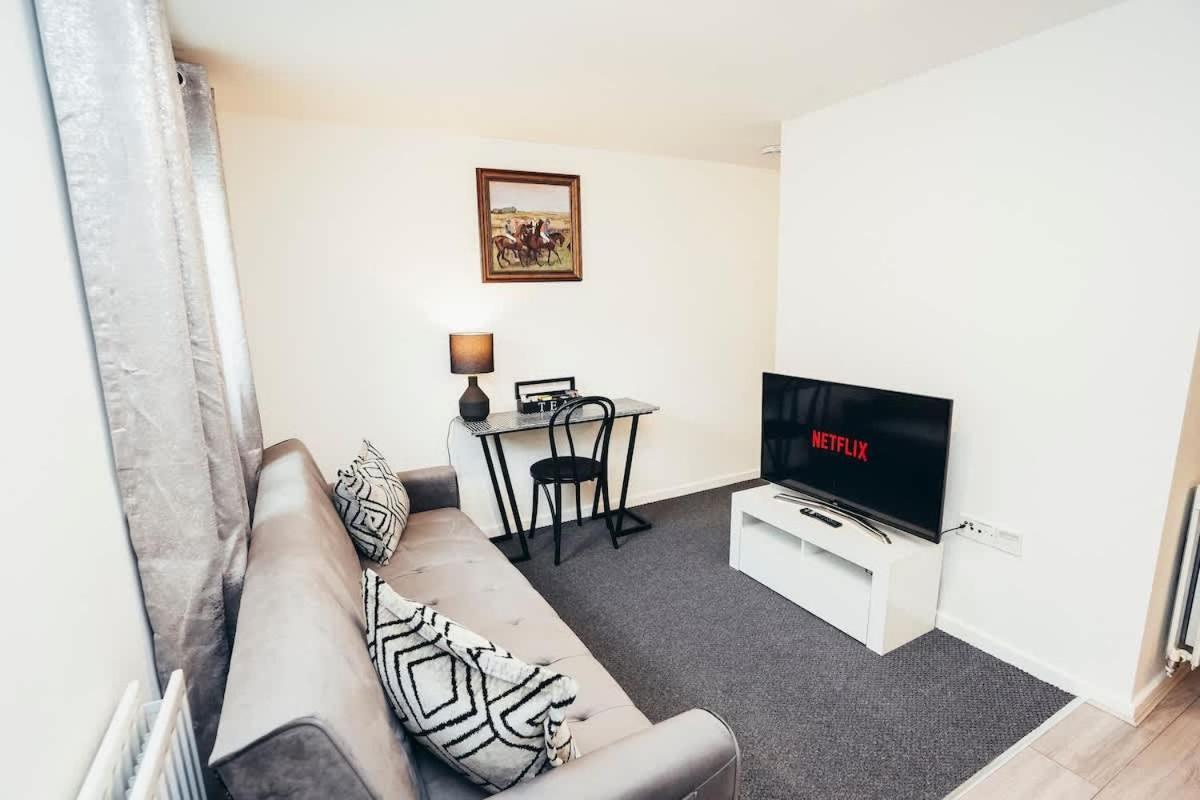 Snug 1Br Apt, Self Check In, Parking, By Derbnb Hilton  Extérieur photo